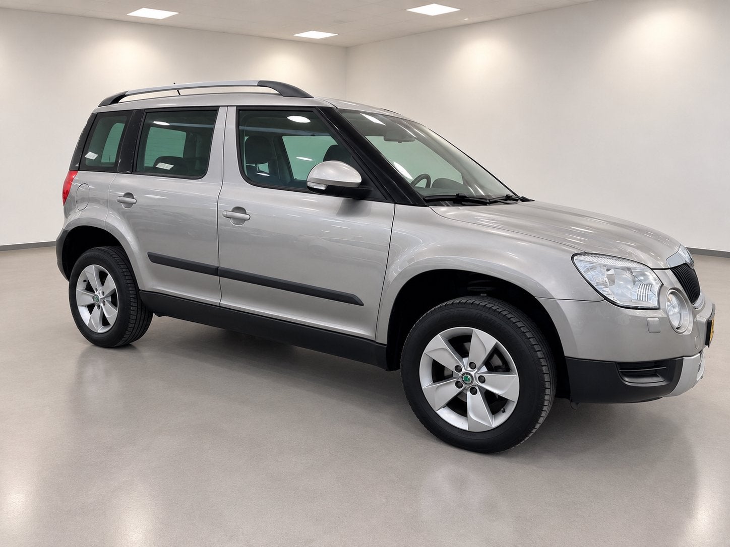 Skoda Yeti 1.2 TSI Automaat NAP 1e Eigenaar Navi TOPSTAAT!!, Euro 5, Stof, 4 cilinders, Beige