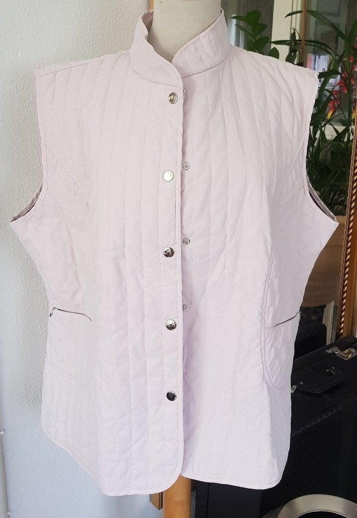 Z.g.n. Nette dames roze vest - jas, maat 48. Zacht roze, Kleding | Dames, Truien en Vesten, Ophalen of Verzenden, Zo goed als nieuw