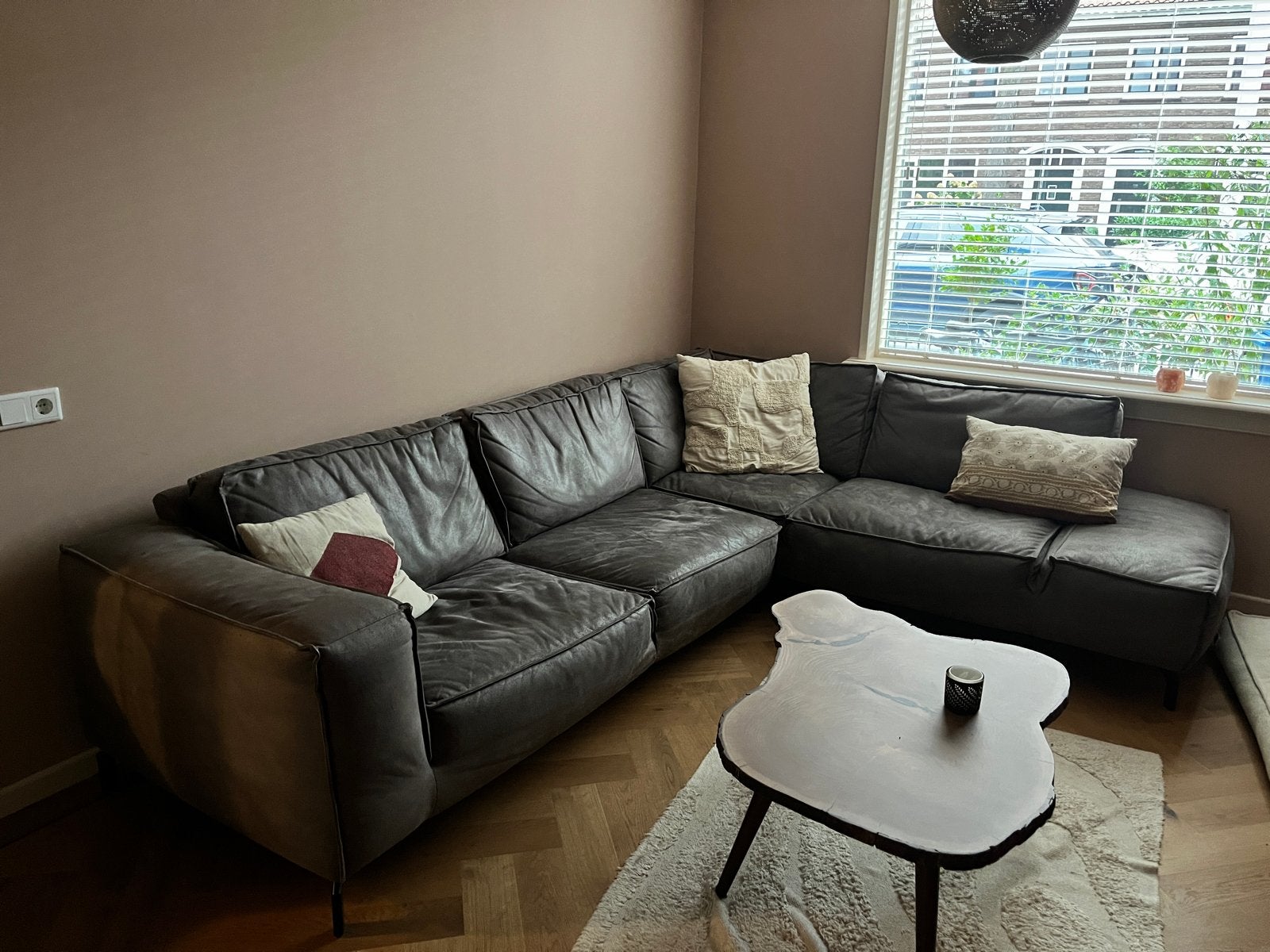 Grijze microleder hoekbank - 8 jaar oud met gebruikerssporen, Huis en Inrichting, Ophalen, Gebruikt, Minder dan 75 cm, Hoekbank