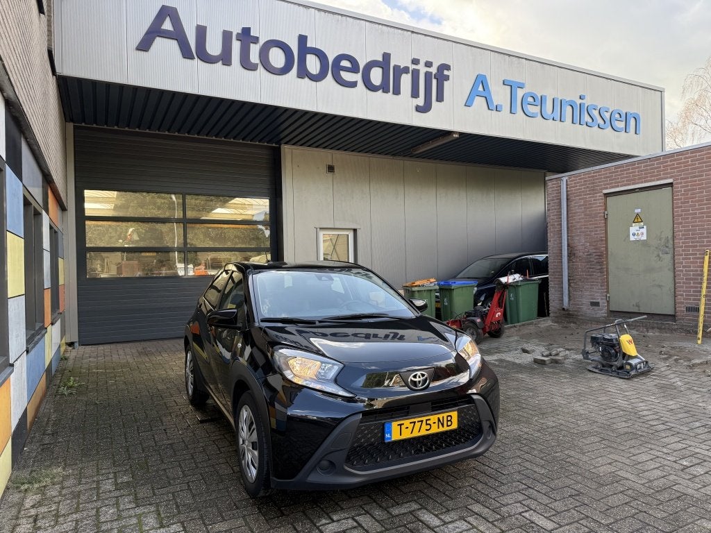 Toyota Aygo X 1.0 VVT-i MT Play (bj 2023), Auto's, 920 kg, Start-stop-systeem, 4 stoelen, Zwart