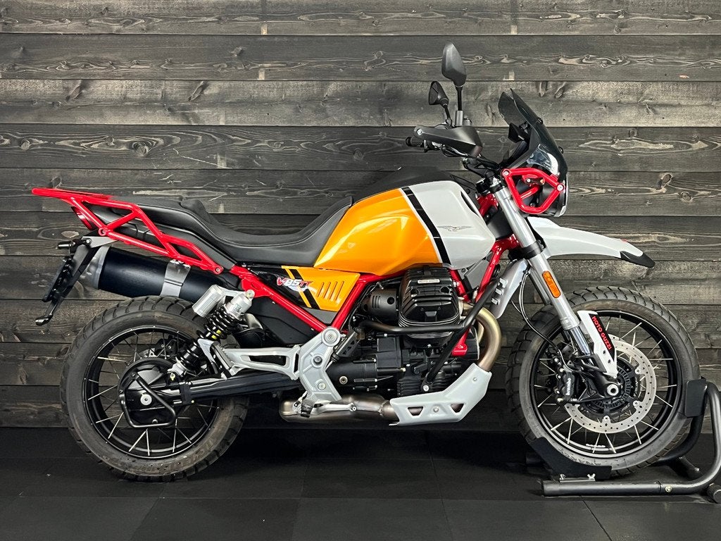 Moto Guzzi V85 TT GIALLO MOJAVE E5 (bj 2021), Motoren, Motoren | Moto Guzzi, Bedrijf, Meer dan 35 kW, Toermotor, 850 cc
