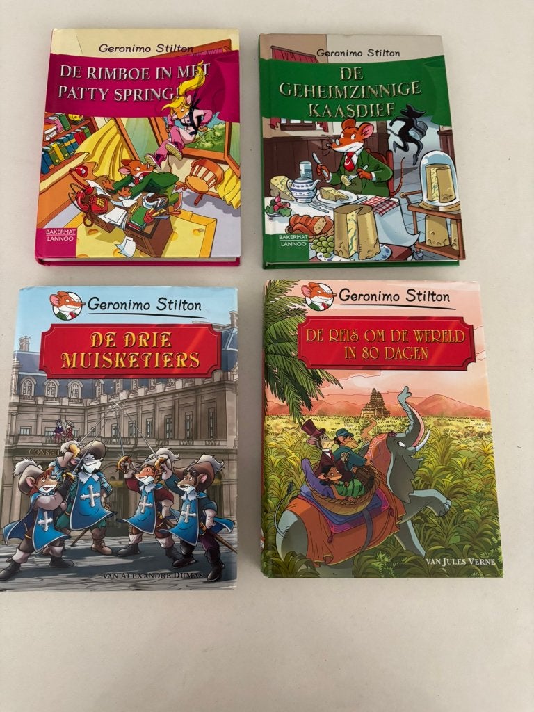 Geronimo stilton boeken - set van 4 drie musketiers reis om!, Ophalen of Verzenden, Zo goed als nieuw, Geronimo Stilton, Fictie algemeen