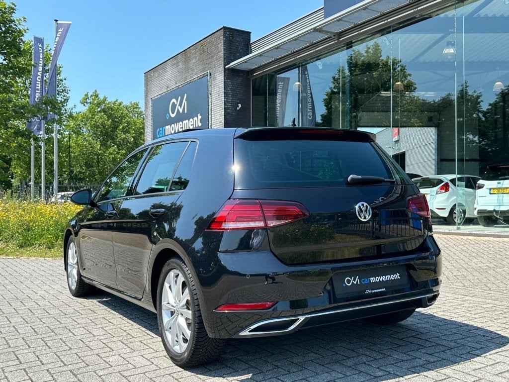 Volkswagen Golf 1.5 TSI Highline Aut. I Pano I Navi I Stoelv, Auto's, Volkswagen, Automaat, Zwart, 4 cilinders, 150 pk