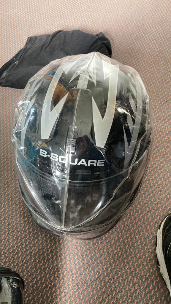 B-SQUARE Motorhelm - Zwart met Zilveren Details, Ophalen of Verzenden