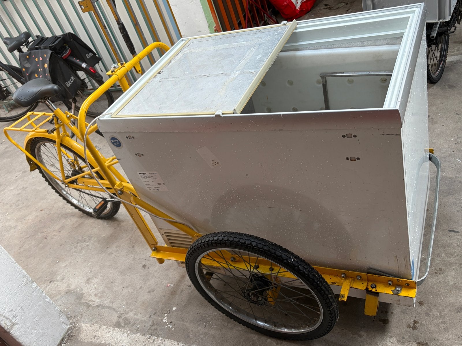 Ijskar op fiets - Ideaal voor evenementen!, Gebruikt, Goederen, Trommelrem, Ophalen