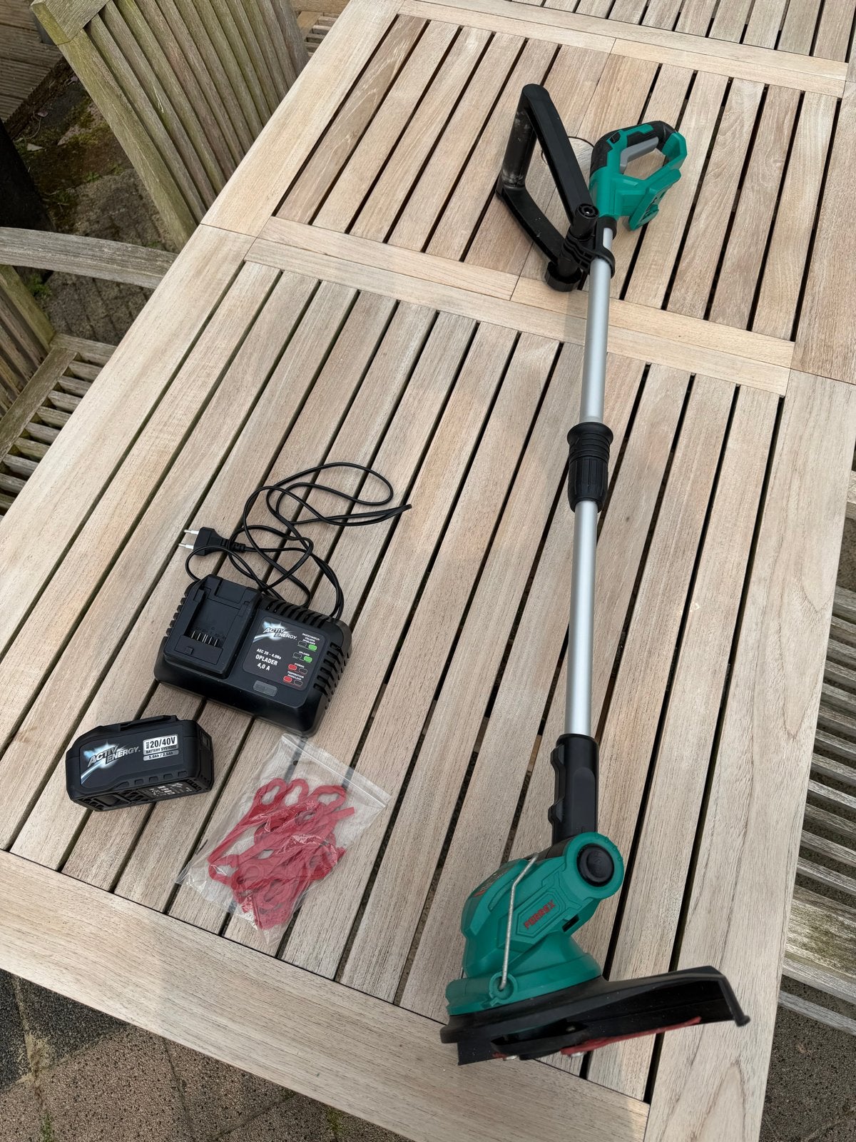 Ferrex 20V Li-ION Accu Grastrimmer met Accu en Lader, Ophalen, Gebruikt, 10 tot 30 cm, Accu