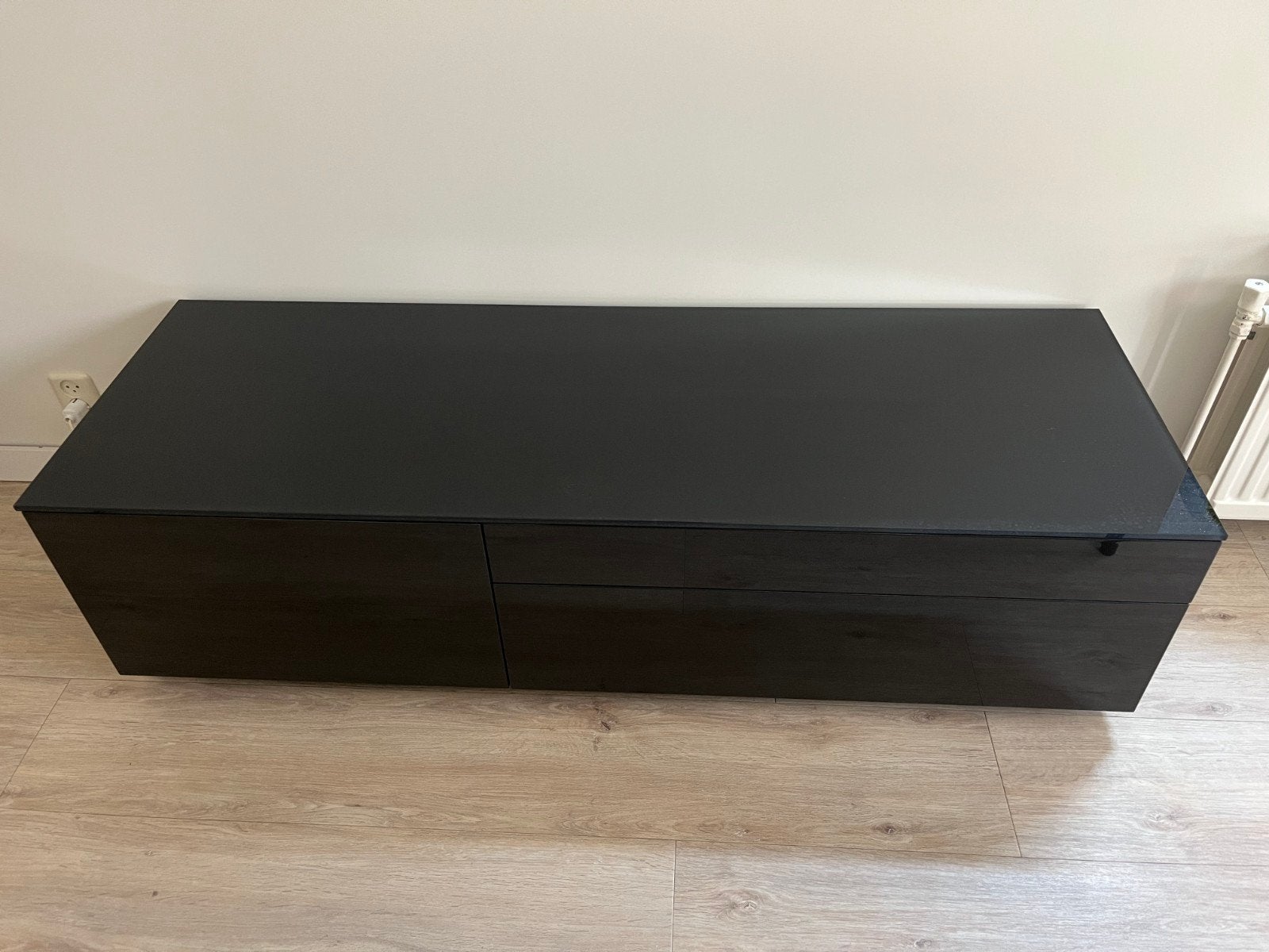 Karat TV-meubel met 2 lades en 1 deurtje - 150x51x41, Ophalen, Gebruikt, 100 tot 150 cm, Minder dan 100 cm