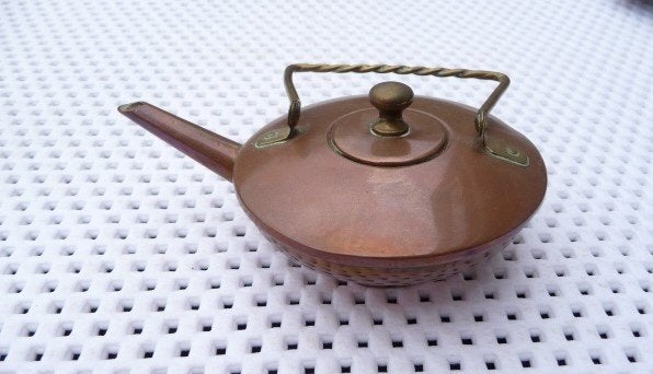oud koper olielampje klein van 12 cm lang en 5 cm hoog van, Antiek en Kunst, Verzenden, Koper