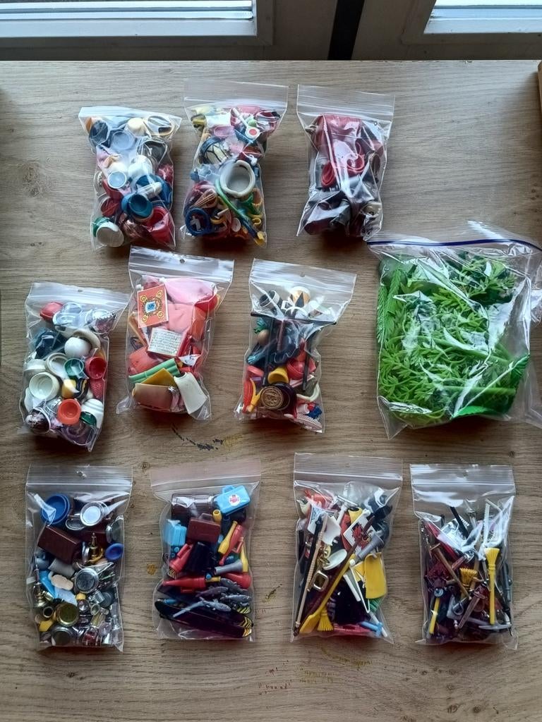 Playmobil onderdelen 11 zakjes zwaard plant helmen indiaan, Ophalen of Verzenden