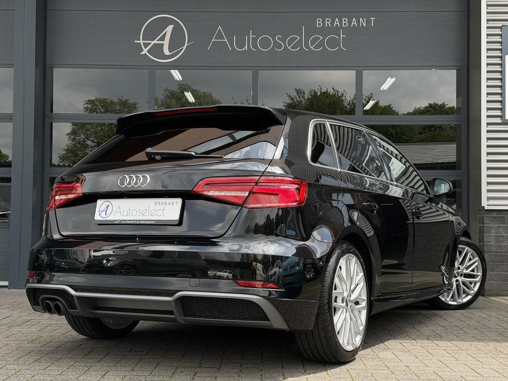 Audi A3 Sportback 1.5 TFSI CoD S-Line LED | Cruise | Dealer, Gebruikt, 150 pk, Leder en Stof, Zwart