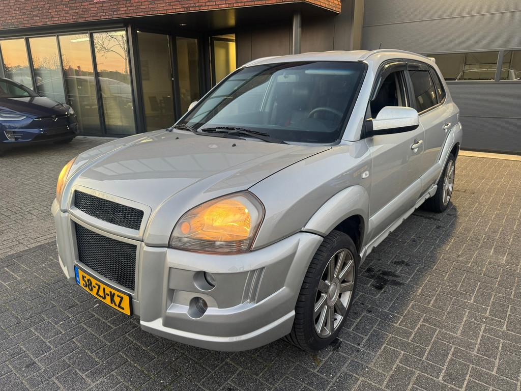 Hyundai Tucson 2.0i Style UNIEK CLIMA NAVI LEDER ORIG NL NAP, Gebruikt, 4 cilinders, Handgeschakeld, Tucson
