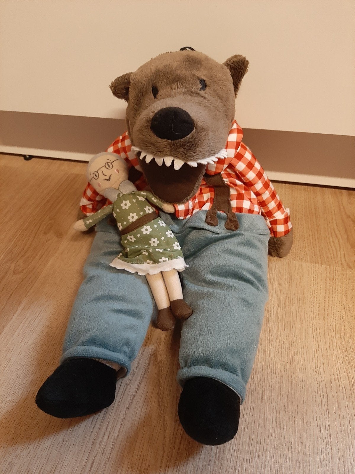 IKEA wolf en oma knuffel roodkapje, Ophalen of Verzenden