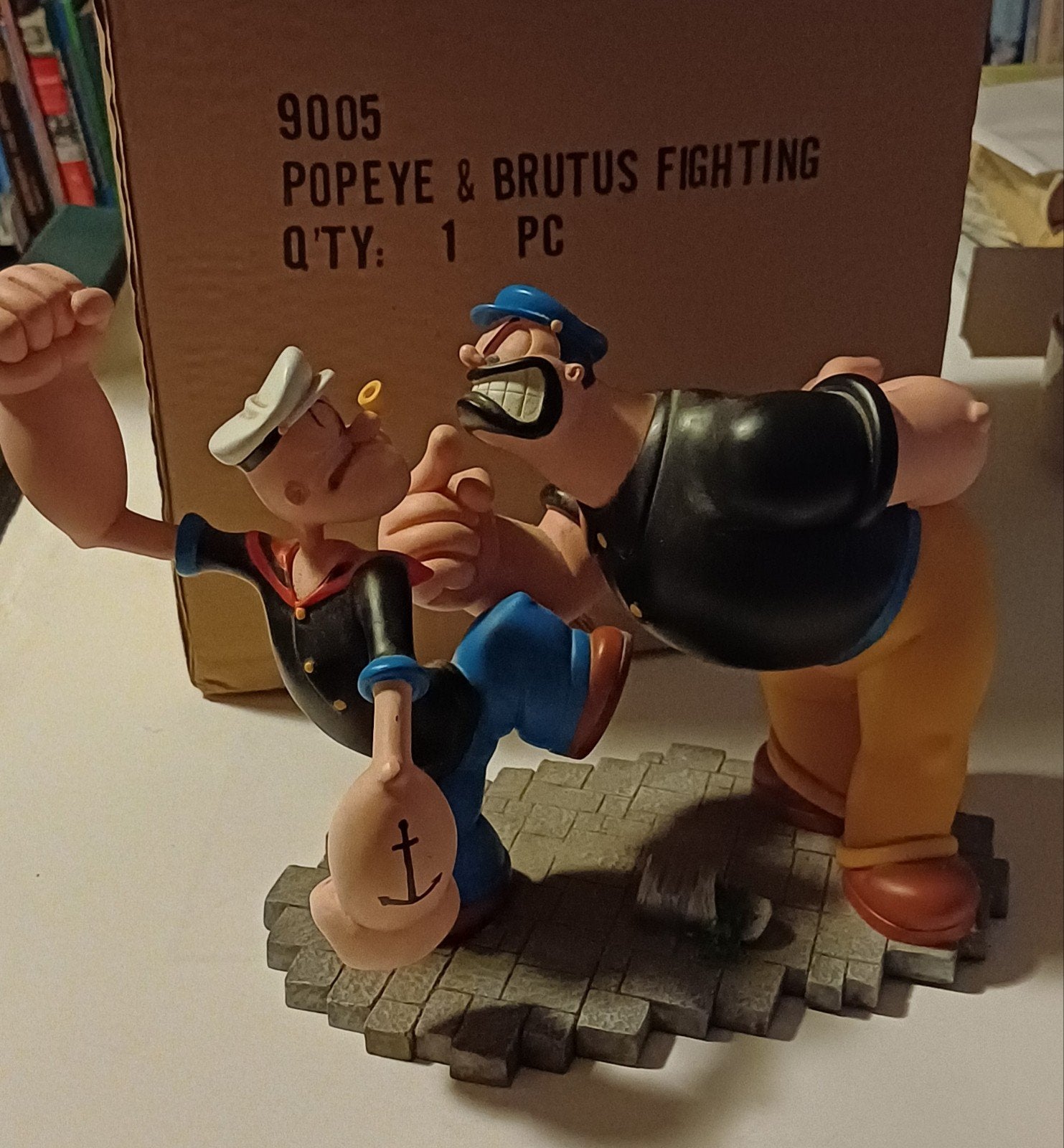 Popeye & Brutus fighting. Resin. Nette staat. ca. 28 x 20 cm, Verzamelen, Ophalen of Verzenden, Overige figuren, Zo goed als nieuw