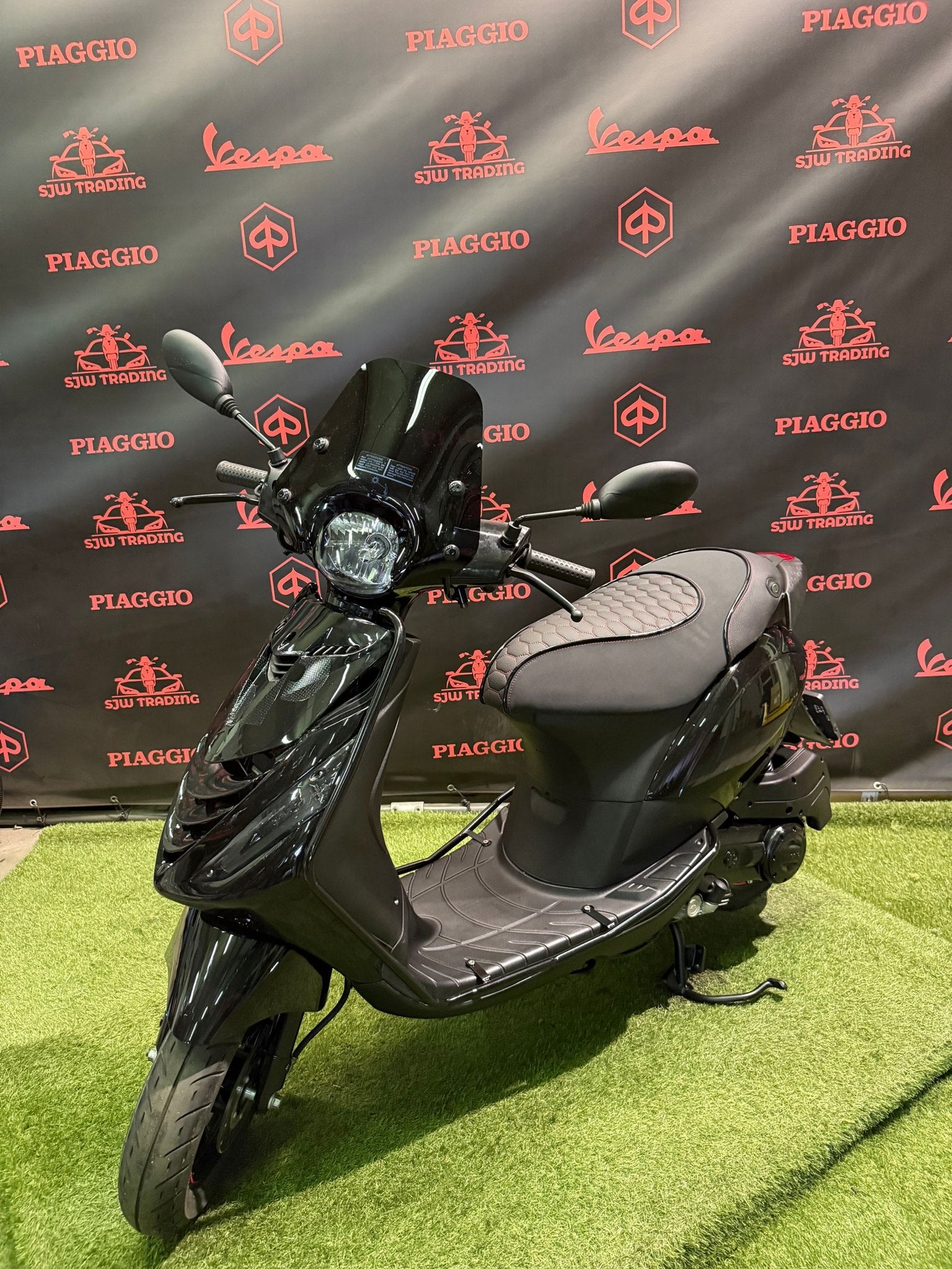 Piaggio Zip 2022 Brom! Black on Black / RS Zadel / Garantie!, Fietsen en Brommers, Scooters | Piaggio, Ophalen of Verzenden, Zip