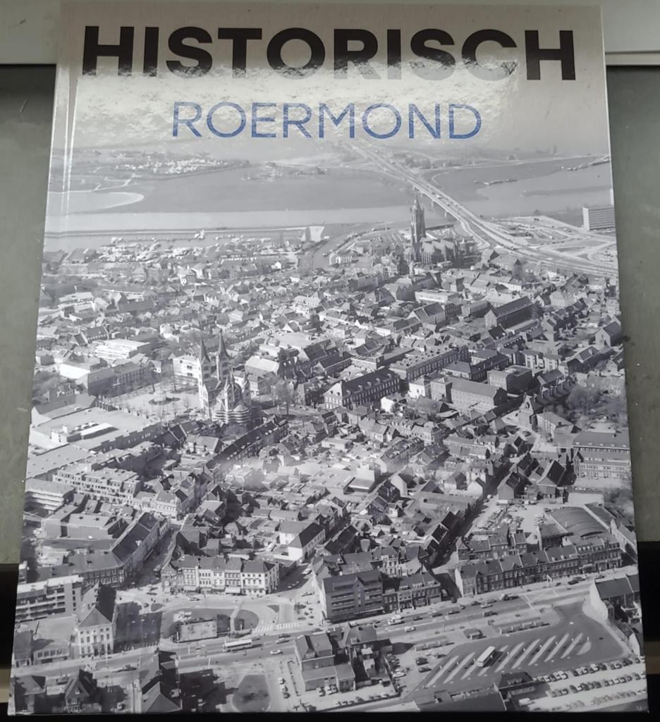 Gevraagd: leeg boek historisch Roermond van de AH, Ophalen