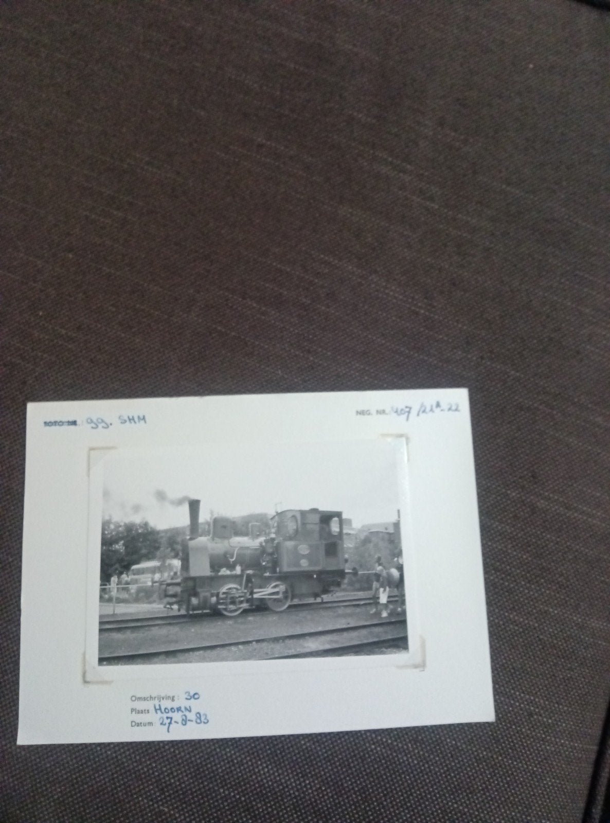 Zwart-wit foto stoomlocomotief Hoorn 1983, Verzamelen, Spoorwegen en Tramwegen, Ophalen of Verzenden, Tram, Kaart of Prent