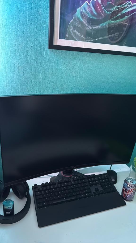 Aoc Curved 144HZ monitor 27 inch, IPS, 101 t/m 150 Hz, In hoogte verstelbaar, Quad HD (2K)