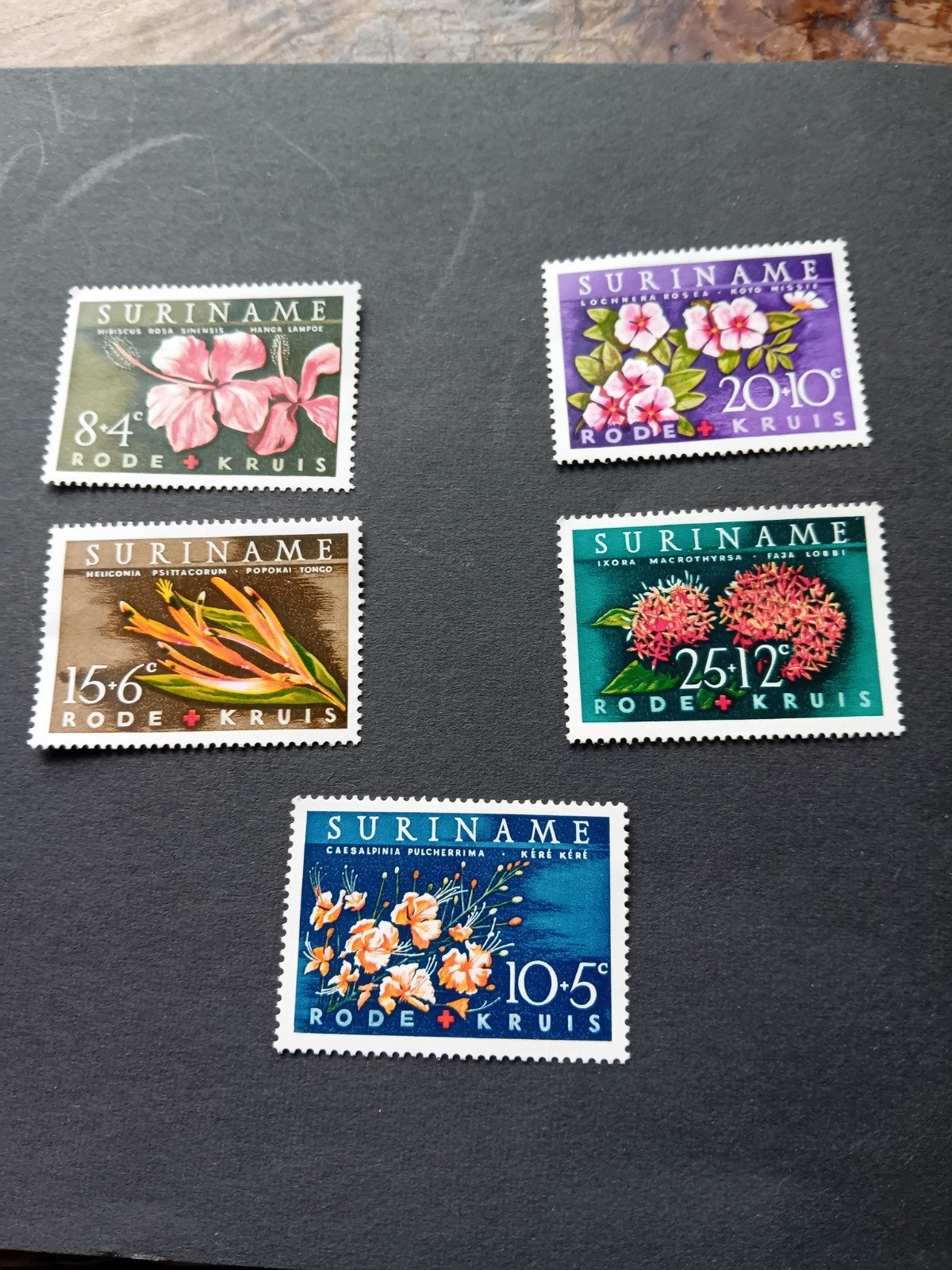 Suriname Rode Kruis Postzegels - Bloemenreeks, Postzegels en Munten, Ophalen of Verzenden, Postfris