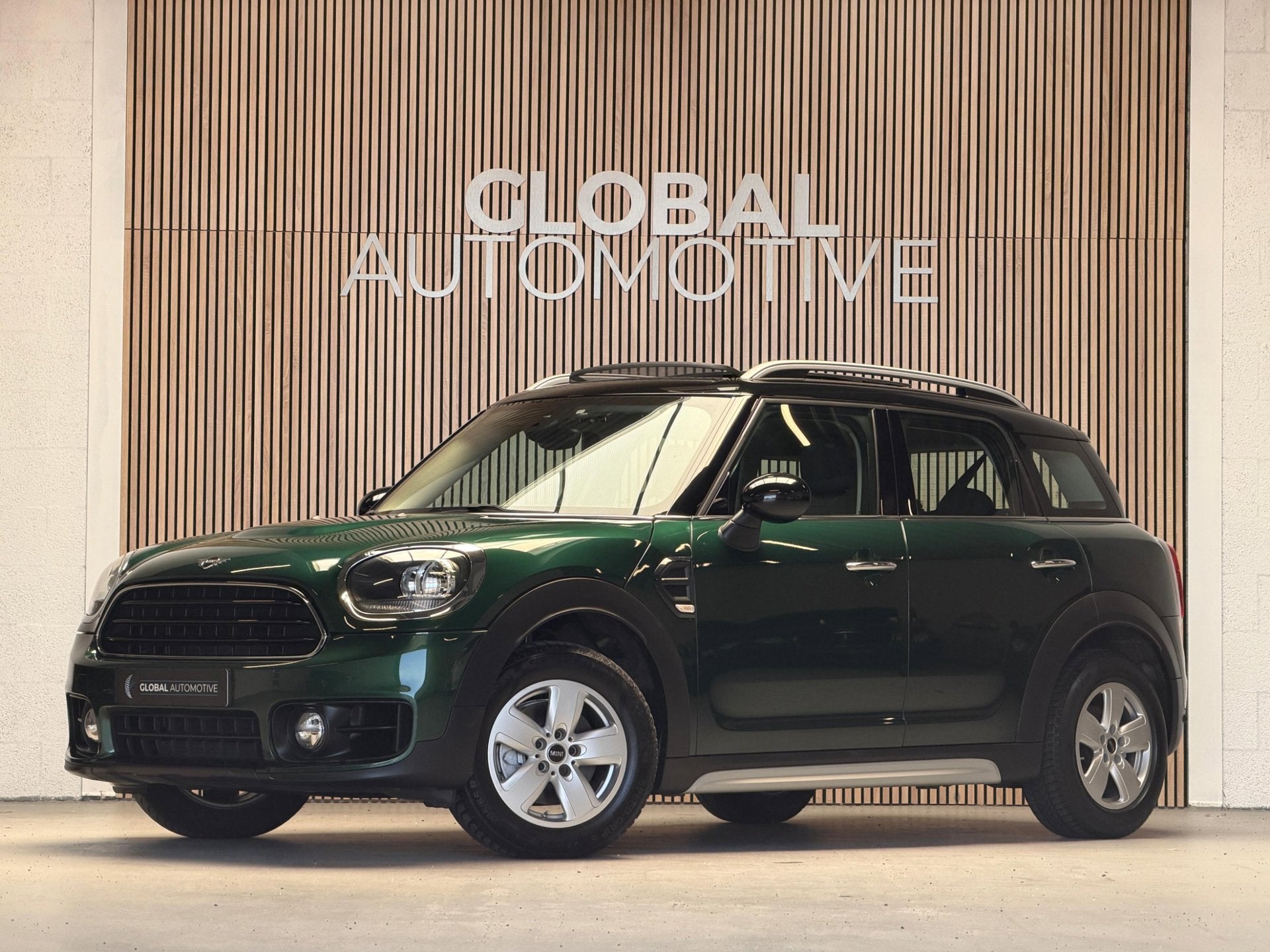 Mini Countryman 1.5 Cooper - PANORAMADAK - SPORTSTOELEN - NA, Voorwielaandrijving, Zwart, Countryman, Bedrijf