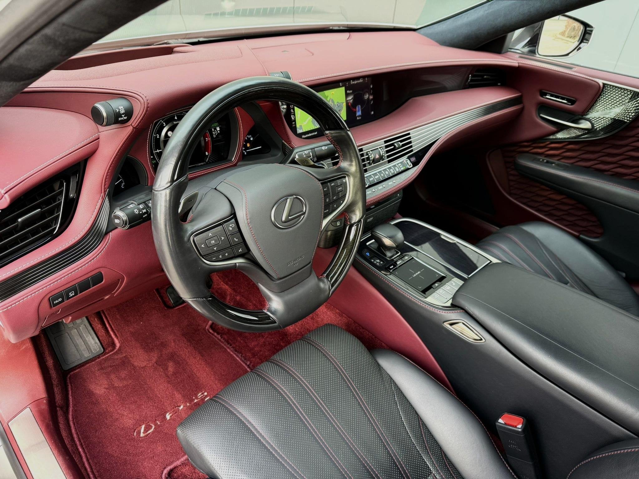 Lexus LS 500h AWD President Line uniek 32000km!, Auto's, Automaat, Regensensor, Gebruikt, Euro 6