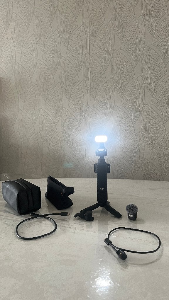 DJI Osmo Pocket 4 Creator Combo (Zo goed als niew)