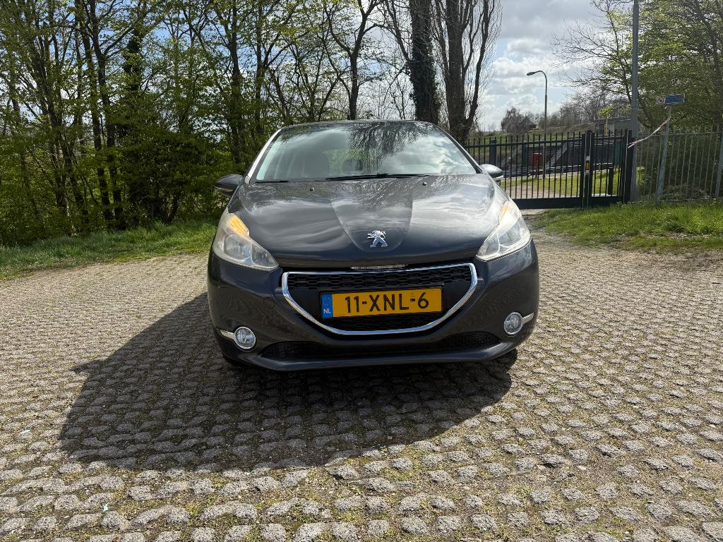 Peugeot 208 1.4 VTI 70KW/95PK  NIEUWE APK TOT 3-4-2027, Auto's, Peugeot, Voorwielaandrijving, 40 €/maand, Origineel Nederlands