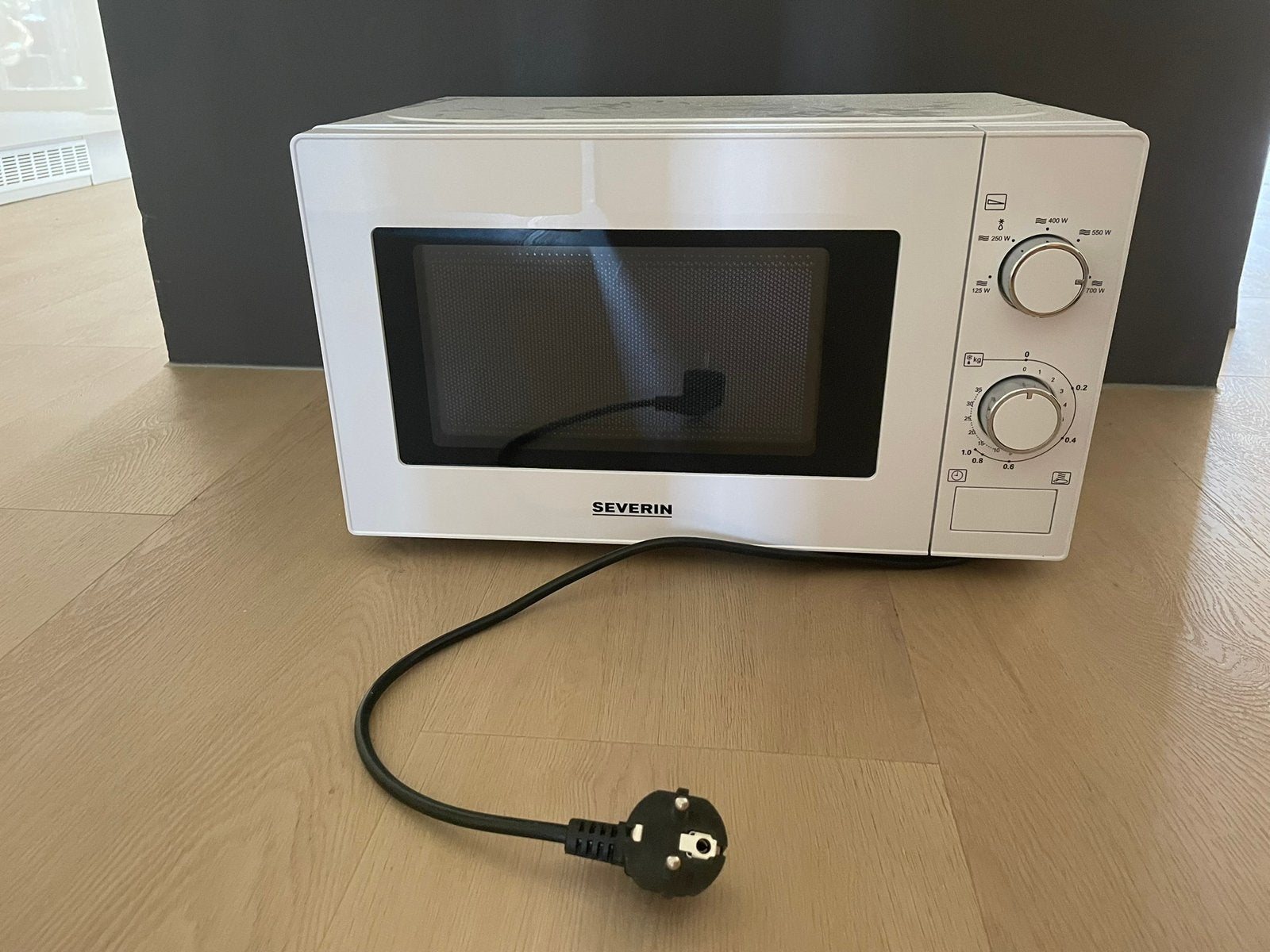Severin magnetron zgan, Witgoed en Apparatuur, Magnetrons, Ophalen, Zo goed als nieuw, Vrijstaand, Magnetron