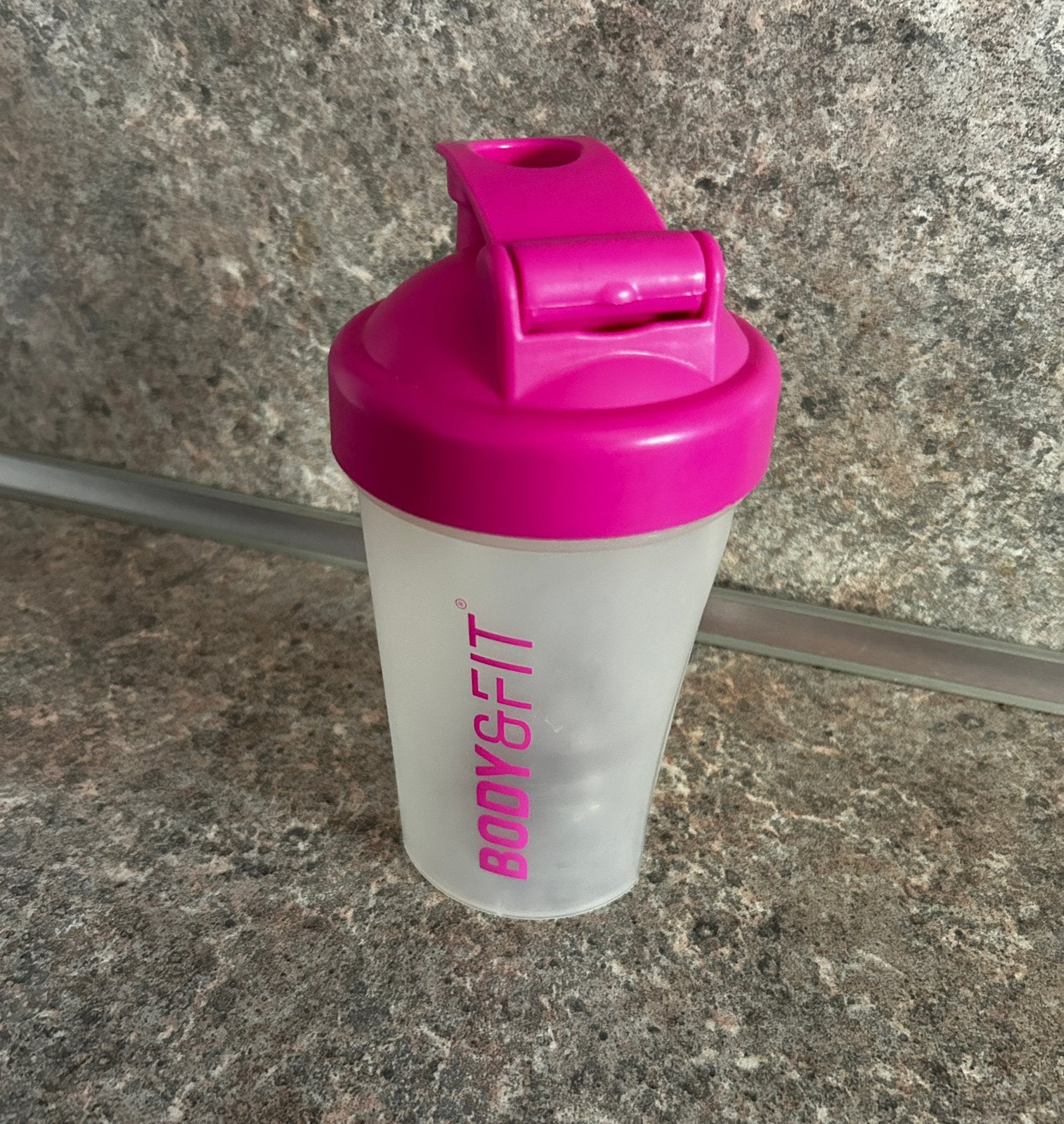 Body and Fit shaker kleur roze, Sport en Fitness, Ophalen of Verzenden, Nieuw