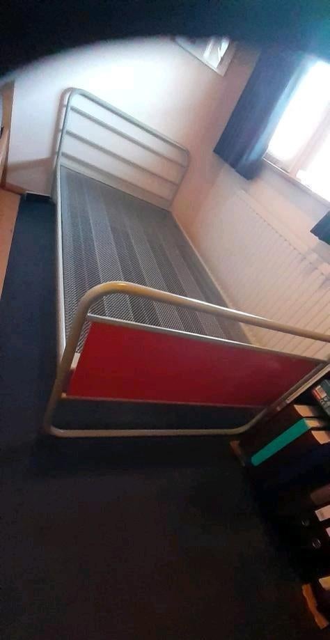 Te koop: 1 persoonsbed (190 x 90 cm), Ophalen, Gebruikt, 90 cm, Eenpersoons