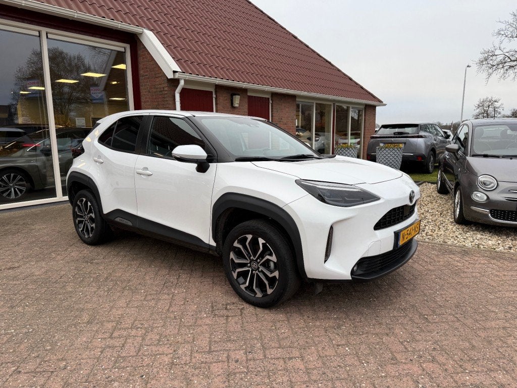 Toyota YARIS CROSS 1.5 HYBRID FIRST EDITION AUTOMAAT!, Gebruikt, 750 kg, Met garantie (alle), 93 pk