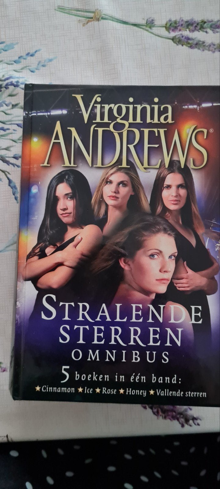 Virginia andrews Stralende sterren omnibus, Ophalen of Verzenden