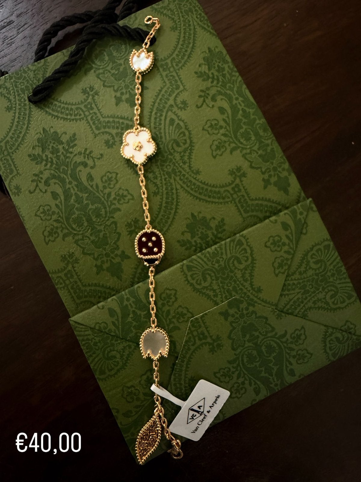 Van Cleef & Arpels Armband - Nieuw in verpakking, Overige materialen, Nieuw, Ophalen of Verzenden, Met bedels of kralen