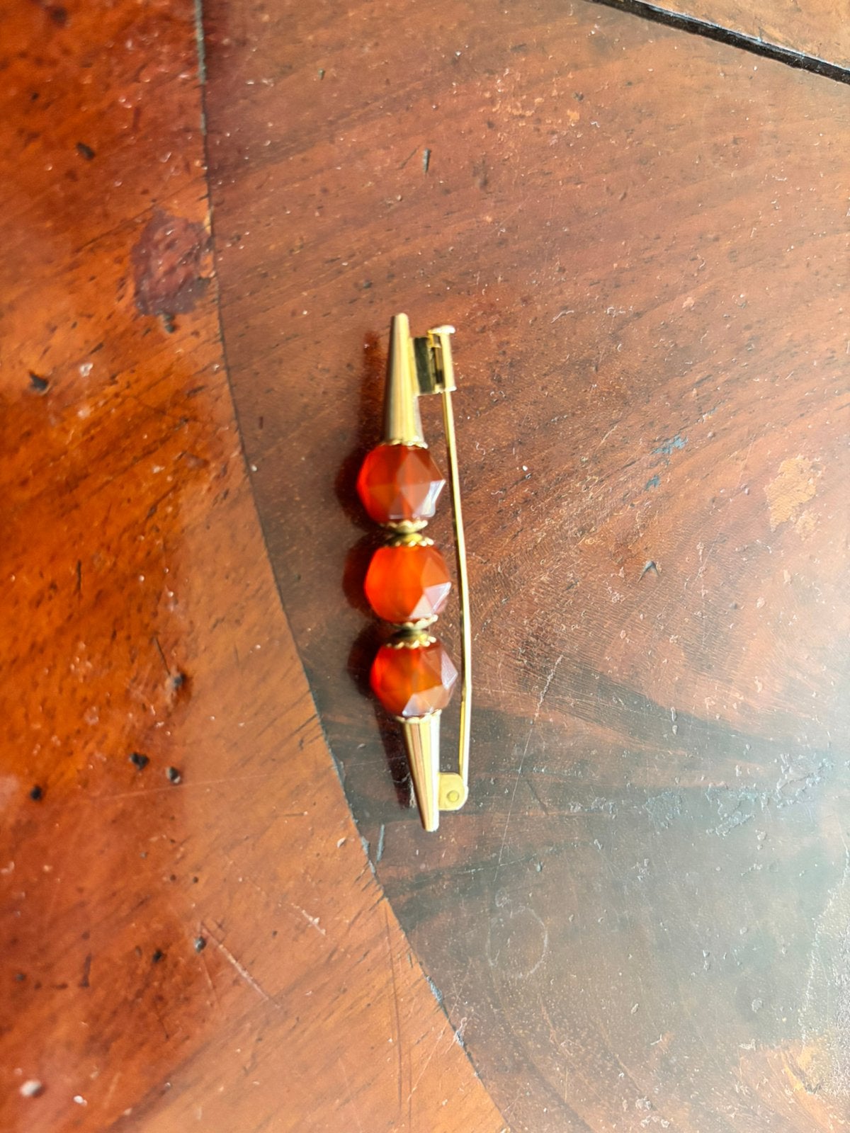 14k Gouden broche met 3st kornalijn stenen, Antiek en Kunst, Ophalen of Verzenden, Goud