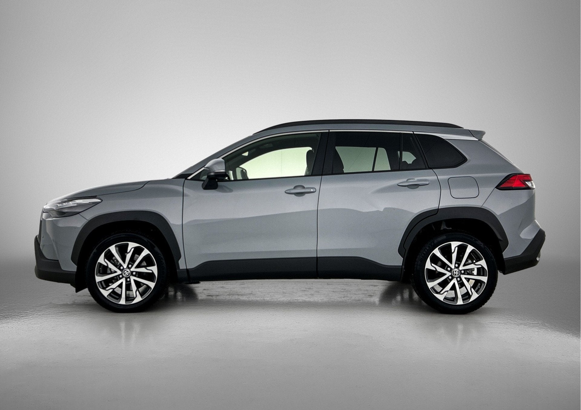 Toyota Corolla Cross Hybrid 140 Dynamic + | BTW voertuig | S, 12 maanden, Stof, Gebruikt, 4 cilinders