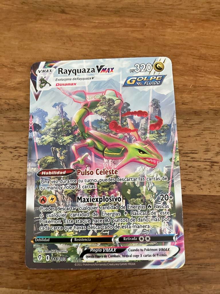 Pokémon TCG Rayquaza VMAX 218/203 Gold Secret Rare, Hobby en Vrije tijd, Verzamelkaartspellen | Pokémon, Ophalen of Verzenden