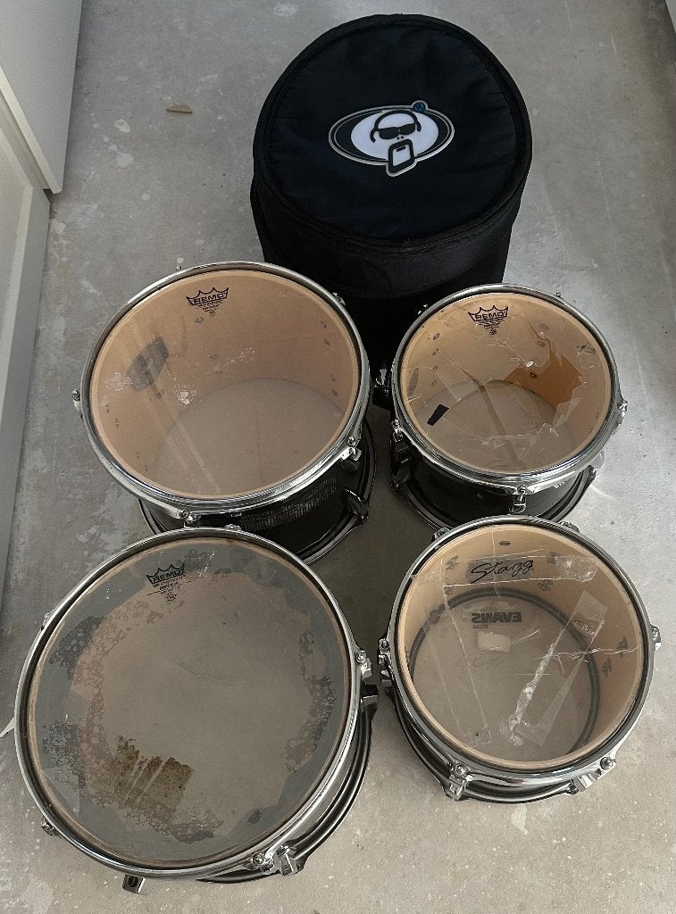 4 Drum Toms zwart+ Protection Racket hoes 10”x9”, Ophalen, Gebruikt, Overige merken