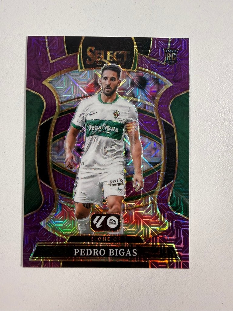 88 Pedro Bigas RC Purple Mojo Select La Liga 2025-26, Ophalen of Verzenden, Nieuw, Buitenlandse clubs, Poster, Plaatje of Sticker