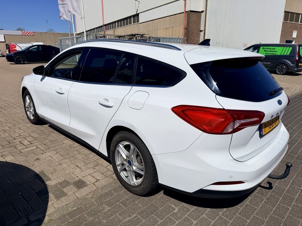 Ford FOCUS Wagon 1.0 EcoB. Tr Ed. bns (bj 2022), Auto's, Stof, Gebruikt, Euro 6, Wit