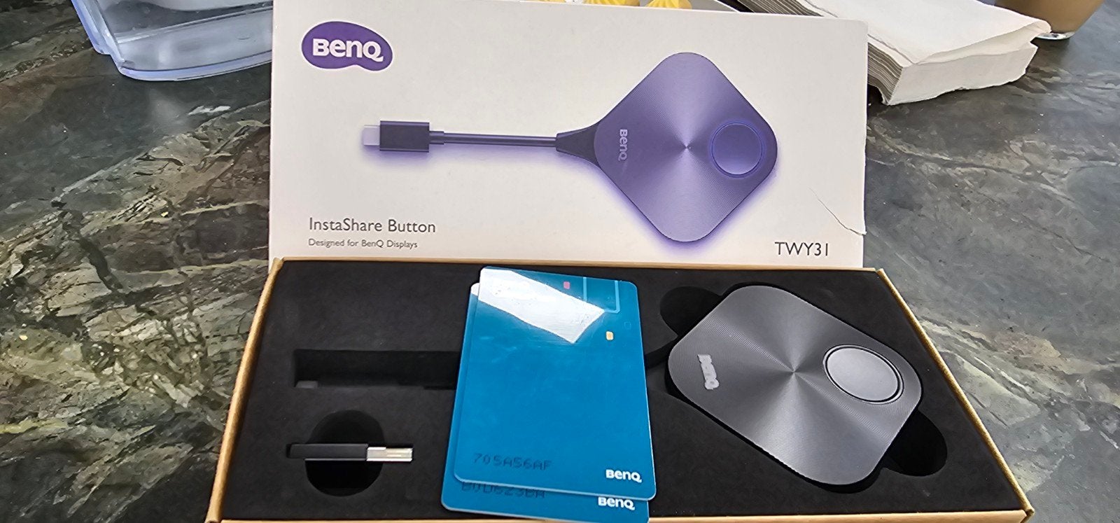 Nieuwe BenQ InstaShare Button TWY31 - Nooit Gebruikt, Ophalen of Verzenden, Nieuw, Beamerafstandsbediening