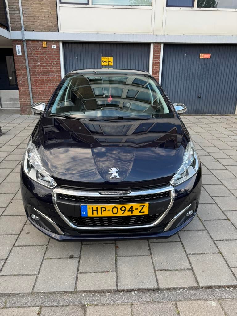 Peugeot 208 1.2 PureTech Urban Soul, Auto's, Peugeot, Particulier, Benzine, Hatchback, Handgeschakeld, Blauw, Zwart, Stof, Ophalen