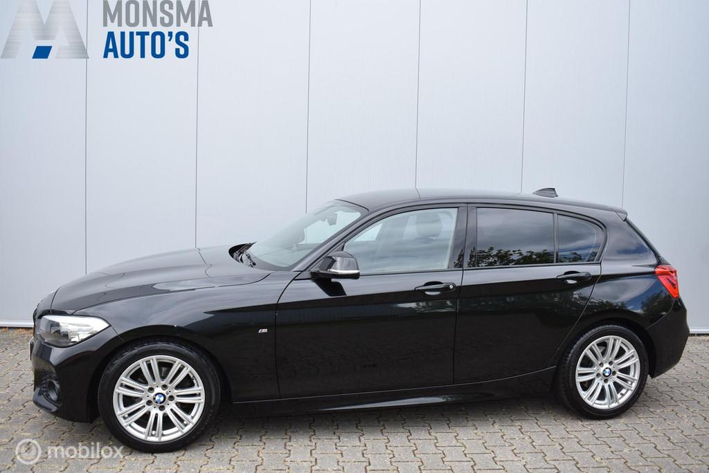 BMW 118i AUT. M-Sport Sapphirschwarz Airco Cruise Alcantara, Gebruikt, Alcantara, Zwart, Bedrijf