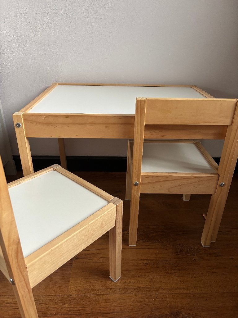 kindertafel, Kinderen en Baby's, Kinderkamer | Tafels en Stoelen, Ophalen, Zo goed als nieuw, Tafel(s) en Stoel(en)
