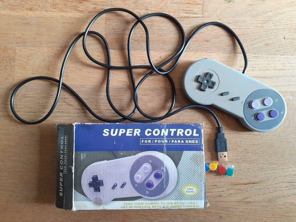 Snes controller met USB, 1 speler, Ophalen, Zo goed als nieuw, Vanaf 3 jaar