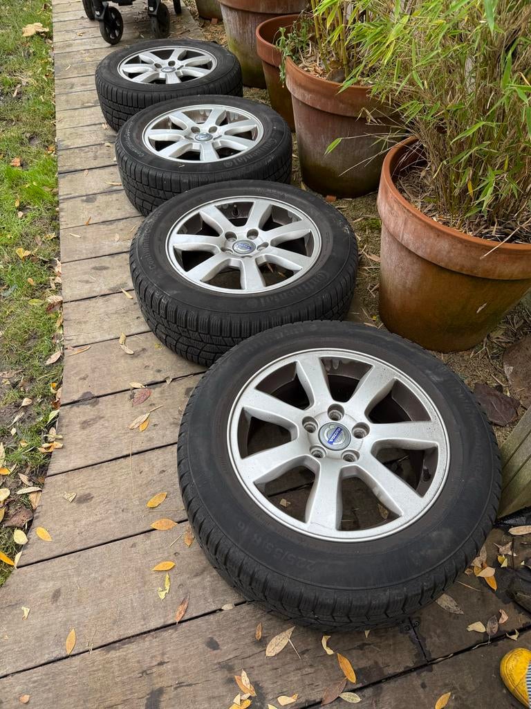 Volvo winterbanden met velgen - 225/55 R16, Auto-onderdelen, Banden en Velgen, Ophalen, Gebruikt, 16 inch, Banden en Velgen