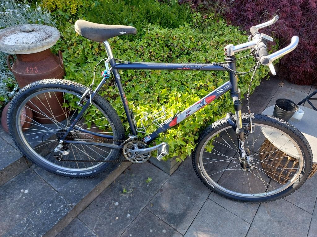 Mountainbike B1 - Robuuste fiets voor avontuurlijke ritten, Gebruikt, Hardtail, 53 tot 57 cm, Ophalen