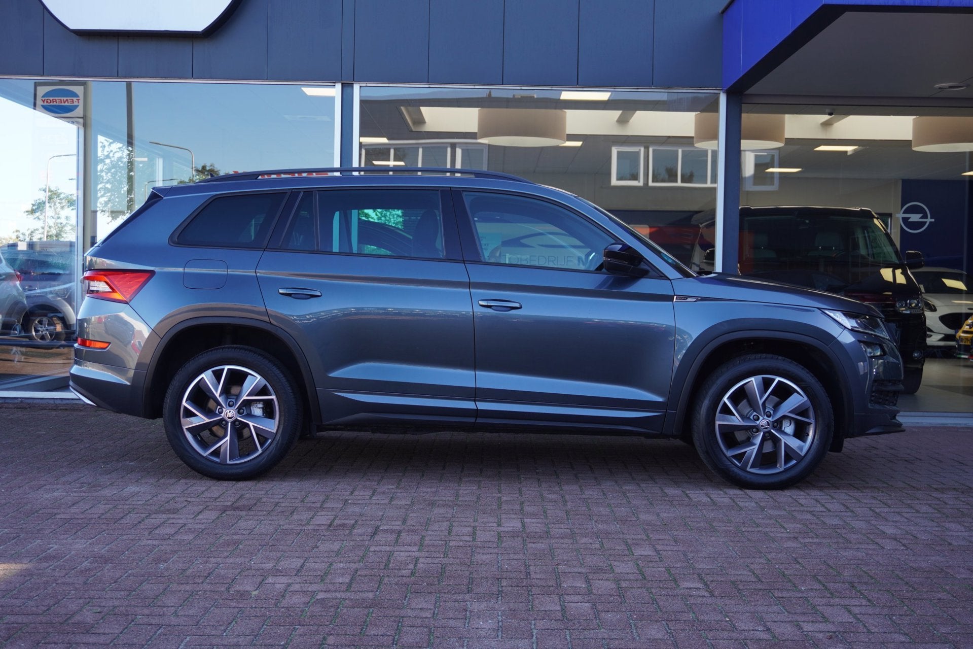 Skoda Kodiaq 1.5 TSI Sportline Business Automaat | Navigatie, Dealer onderhouden, Euro 6, 4 cilinders, 1481 kg
