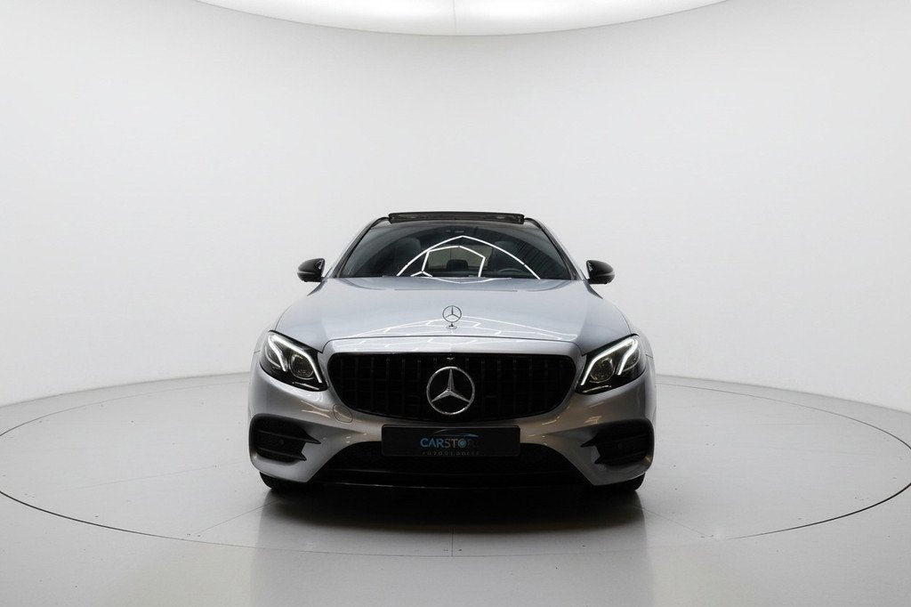 Mercedes-Benz E-klasse Estate 200 AMG NIGT PANO 360 BURM, Auto's, Automaat, Achterwielaandrijving, 4 cilinders, Leder