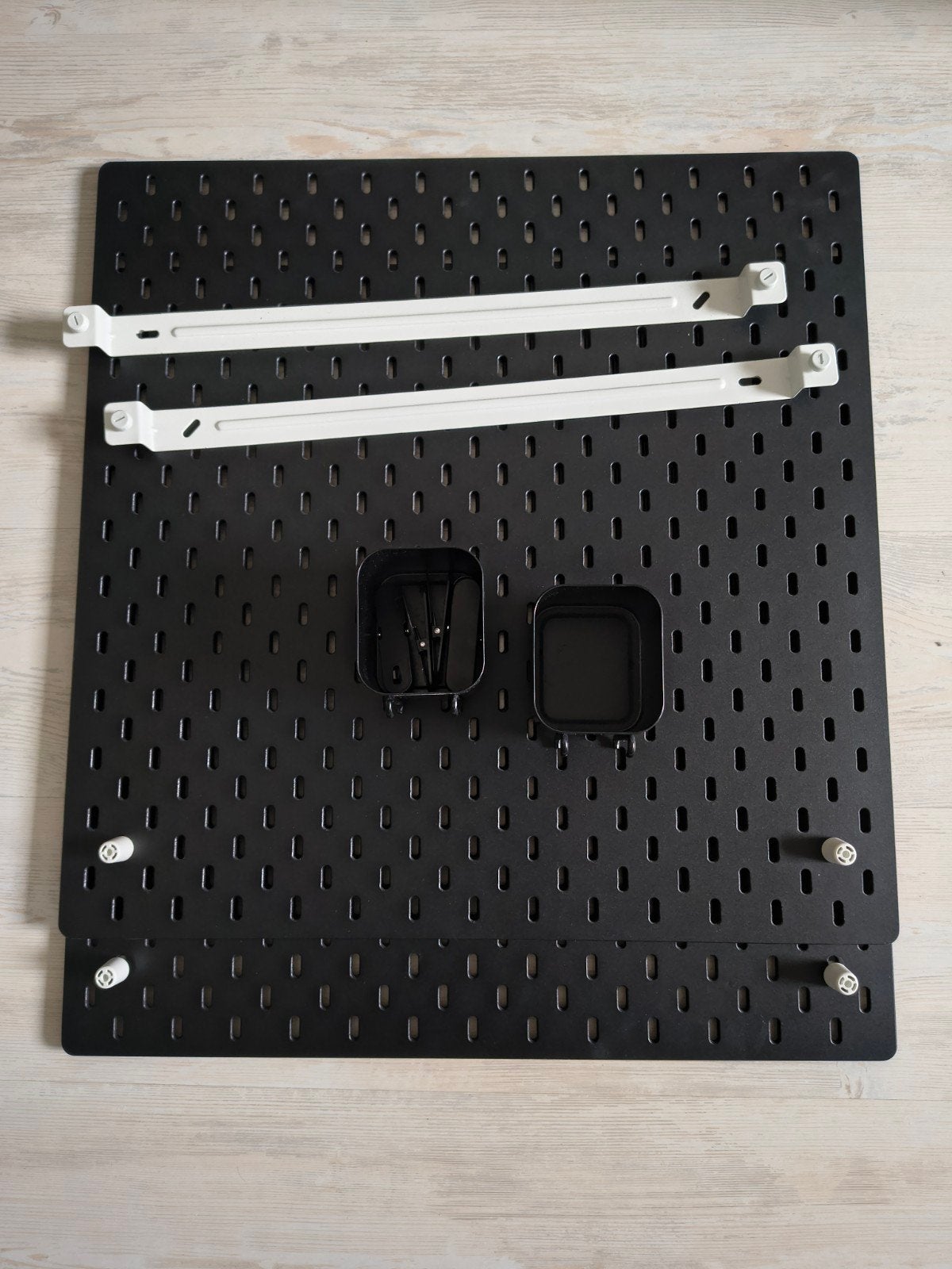 Ikea Skadis Wandborden Zwart Twee Stuks met Accessoires, Ophalen