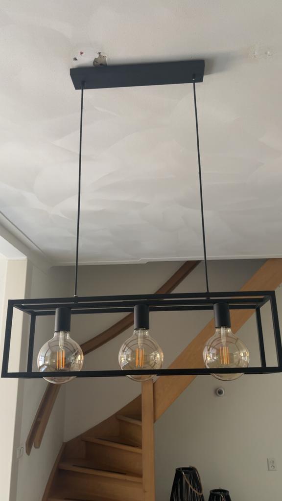 Moderne Zwarte Hanglamp, Huis en Inrichting, Lampen | Hanglampen, Zo goed als nieuw, 75 cm of meer, Metaal, Ophalen