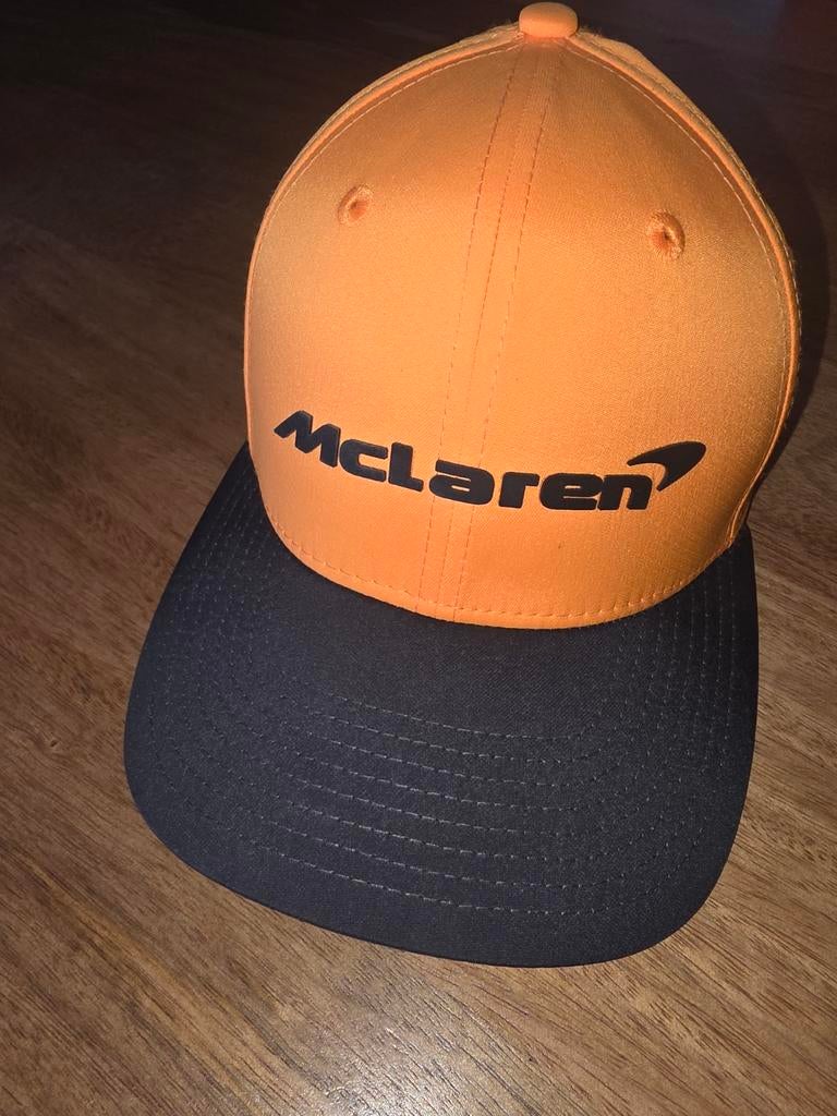 McLaren pet Carlos Sainz, Ophalen of Verzenden, Zo goed als nieuw